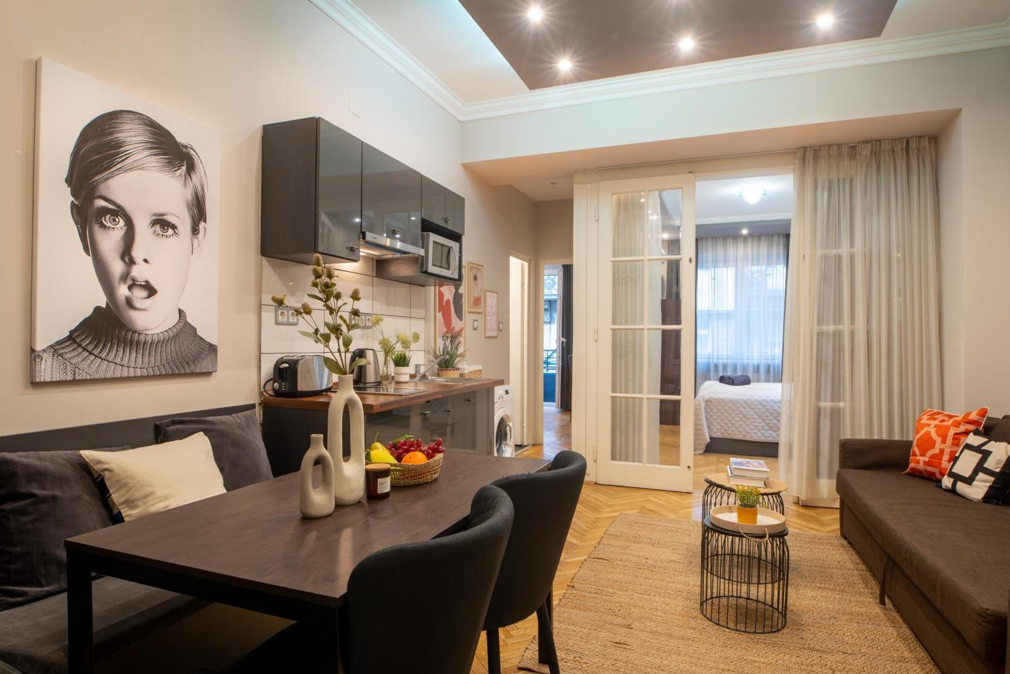 Super Cosy 3br Near Newyork Cafe With Balcony Lejlighed *