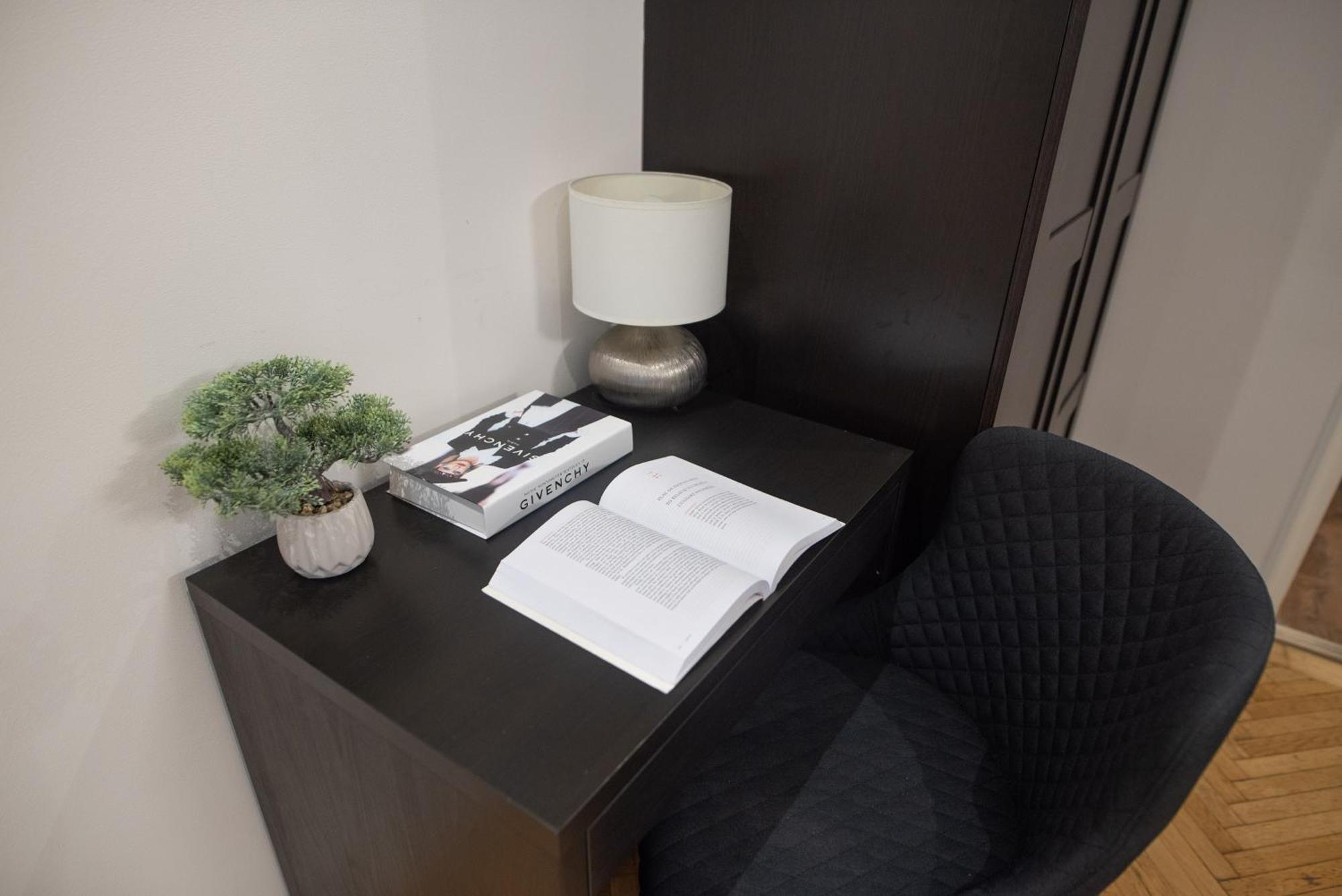 Lejlighed Super Cosy 3br Near Newyork Cafe With Balcony Budapest