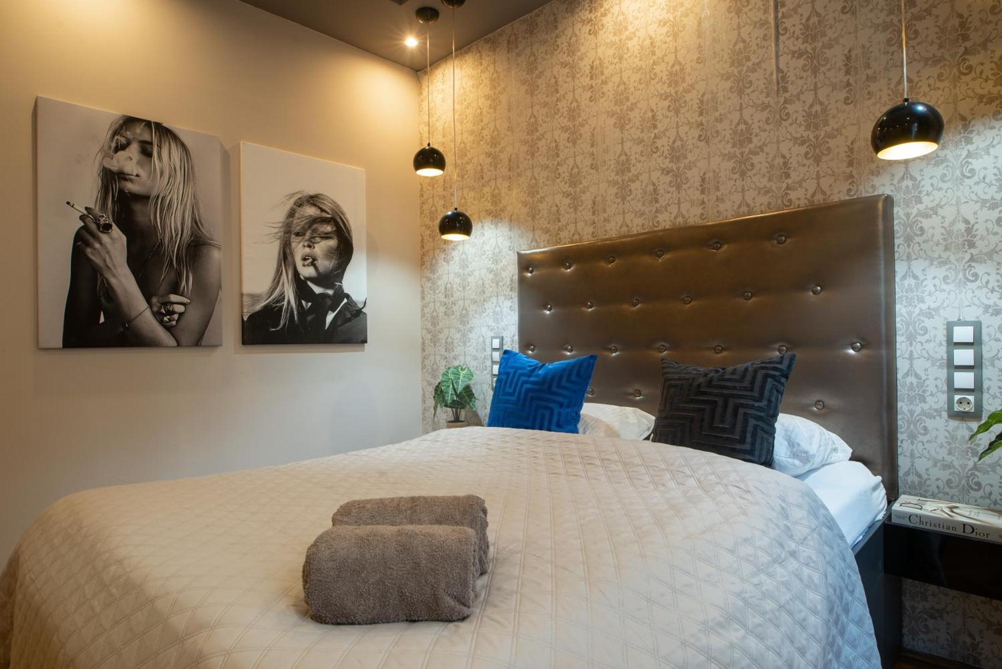 Super Cosy 3br Near Newyork Cafe With Balcony * Budapešť